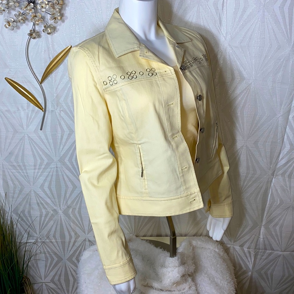 🌸Yellow Denim Jacket - Picture 3 of 5